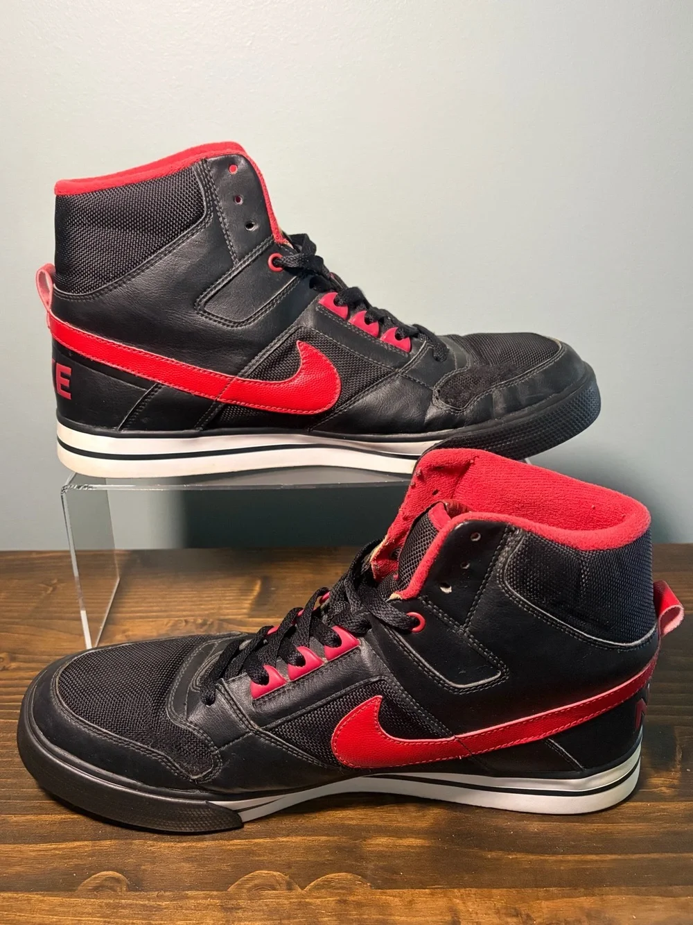 Rare Nike Men’s Delta Force Black and Red High-Top Sneakers Men’s Size 12